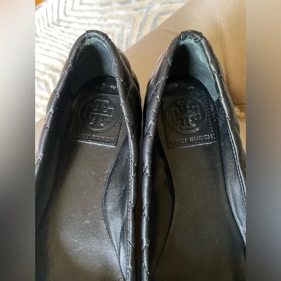 Preloved Tory Burch Kaitlyn black quilted good cap toe ballet flats size 5 - Picture 3 of 16